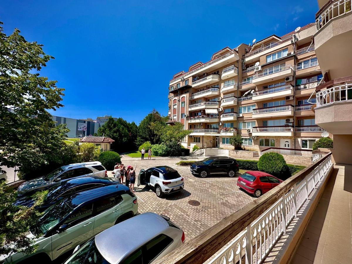 Sea Breeze Apartment Varna Dış mekan fotoğraf